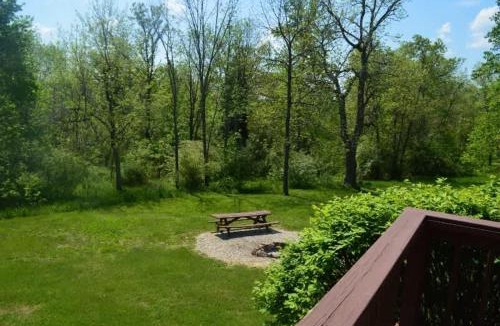 Eckerty House | Luxury Cabin #21 With Hot Tub and Jacuzzi on Patoka Lake in Southern Indiana