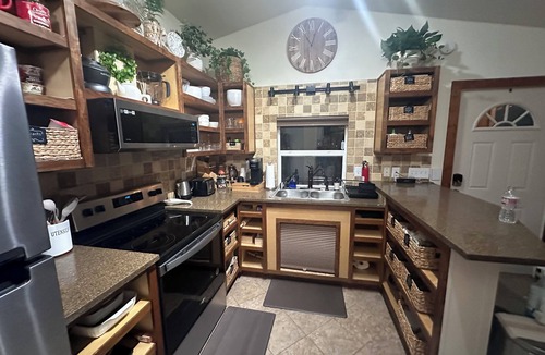 Richland Cabin | Luxury Cabin, fire pit, BBQ, WiFi, forest view, river access