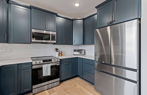 Belfair House | Luxury canal beachfront home w/kayaks, private beach w/shellfish, hot tub, AC