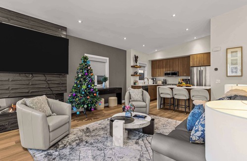 Teepee Town House | Luxury Canmore Mountain Retreat|Hot Tub|Sleeps14|4BR+DEN (BL# RES-11738)