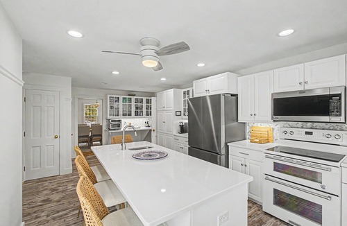 West Barnstable House | Luxury Cape Escape w/Saltwater Pool Near Sandy Neck, sleeps 10!