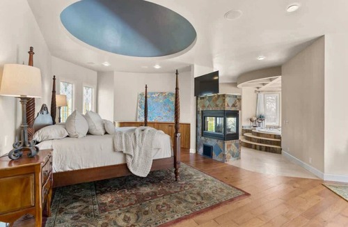 Davis Other | Luxury Castle Retreat at UC Davis