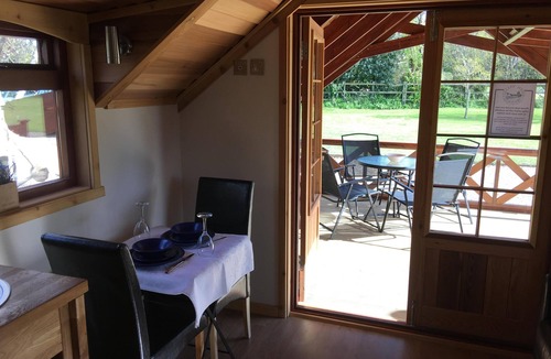 Bishop Sutton Cabin | Luxury Cedar Lodge Nr Bath & Bristol