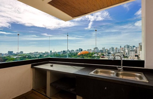 Downtown Santo Domingo Apartment | Luxury Centric Apt with Pool, Full AC, Fast Wi-Fi, Stunning City Views