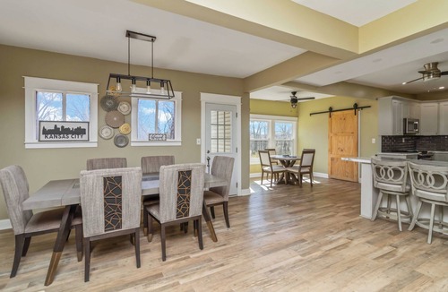 South Kansas City House | Luxury City Pad 4-bedroom house close to the action 11 minutes from Stadium