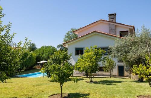 Tenoes Villa | Luxury Classic Villa with Private Pool - Bom Jesus
