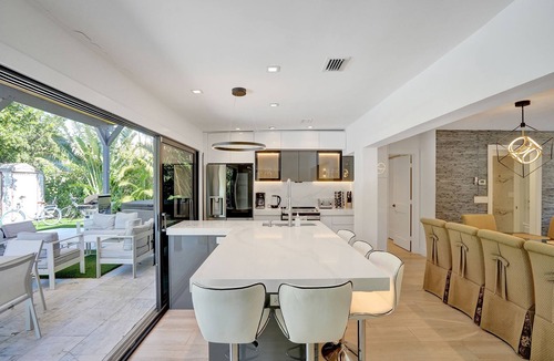 Boca Raton House | Luxury close to beach/heated pool and hot tub/pool table