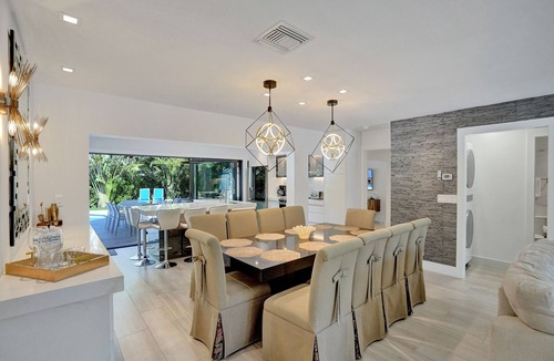 Boca Raton House | Luxury close to beach/heated pool and hot tub/pool table
