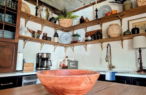 Surry House | Luxury Coastal, Fire Pit, 5 minutes to the Beach