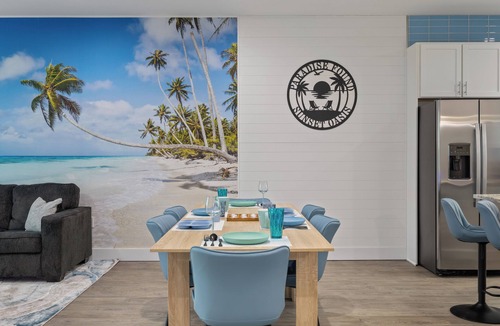 Largo House | LUXURY Coastal Modern Sunset Oasis with Beautiful ROOFTOP