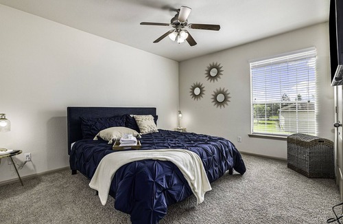 Webster Apartment | Luxury Condo 2BD/2BA, Pool, Gym, Near Attractions!