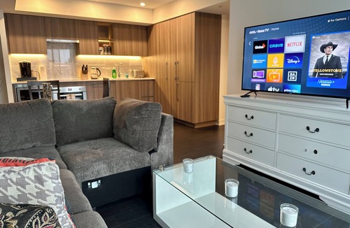CityPlace Apartment | Luxury Condo - Bathurst & Lakeshore
