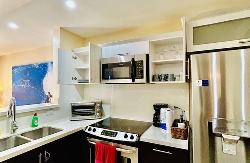 Barrio Los Villalobos Condo | Luxury Condo Beachfront Playa Jacó, 3 Beds, 2 Bath, AC, Infinity Pools & Balcony