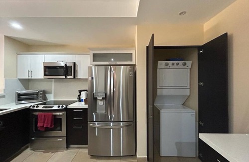Barrio Los Villalobos Condo | Luxury Condo Beachfront Playa Jacó, 3 Beds, 2 Bath, AC, Infinity Pools & Balcony