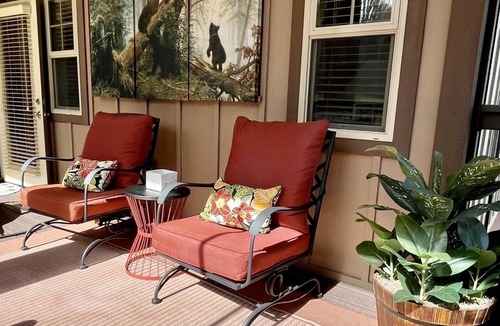 Maggie Valley Condo | Luxury Condo-Golf, Pool, Fitness Center & Mountain Views!