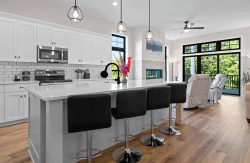 Egg Harbor Condo | Luxury Condo in Egg Harbor- Community pool and gym