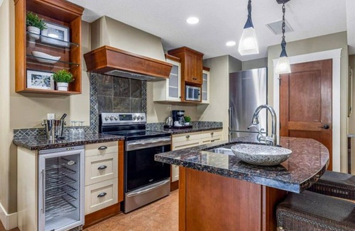 Cougar Creek Condo | Luxury Condo in Solara Resort and Spa Canmore
