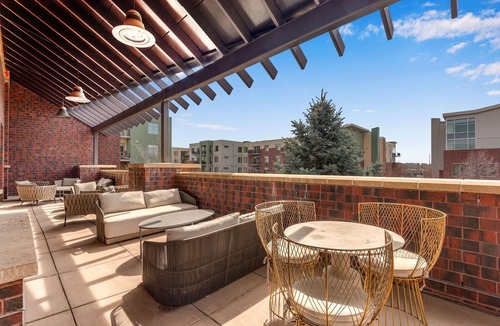 Central Boulder Condo | Luxury Condo Rooftop Pool 30-day min