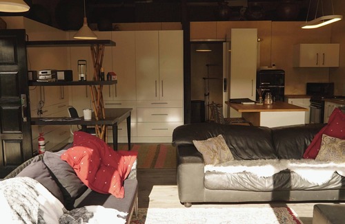 Mangere Bridge Cottage | Luxury Container House Auckland Airport