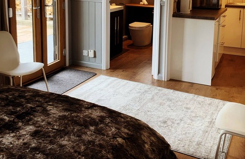 Godalming Cabin | Luxury, cosy accommodation in the heart of the Surrey Hills.