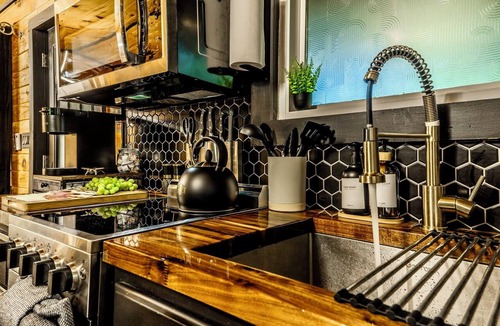 Sevierville Hotel | Luxury Couples Cabin | Hot Tub + Theater