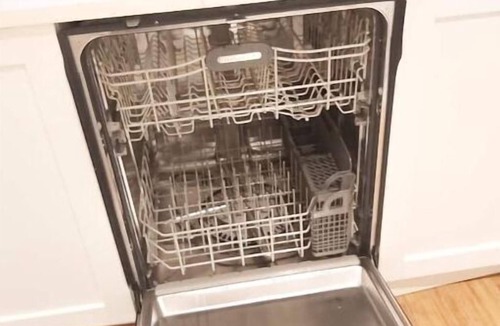 McKenzie Towne House | Luxury Cozy Suite 20min to Downtown Stampede +free Wifi+ Free Parking
