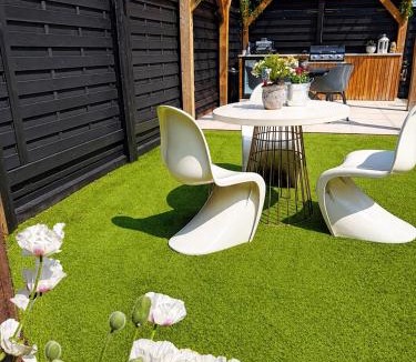 Templepatrick House | Luxury Croft Templepatrick Near Airport Rabbit and Hilton hotel
