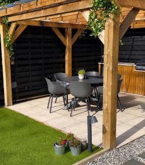 Templepatrick House | Luxury Croft Templepatrick Near Airport Rabbit and Hilton hotel