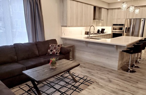 Bracebridge House | Luxury Custom Built Townhome Muskoka