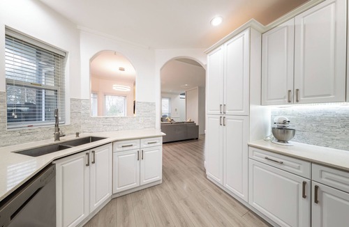Delta House | Luxury Delta House with all King Beds | 5 Bedrooms