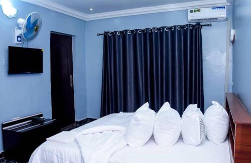 Ota Hotel | Luxury Deluxe 1 Bed, 1 Bath
