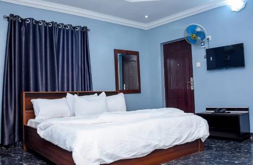 Ota Hotel | Luxury Deluxe 1 Bed, 1 Bath