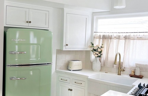 Balboa Peninsula Cottage | Luxury Designer Beach Cottage + Private Parking 30-Day Min