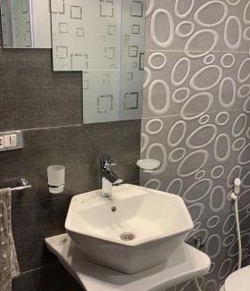 Al Rehab Apartment | Luxury Diamonds
