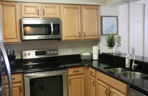 Destin Condo | Luxury direct oceanfront rental. Deep cleaned between all renters.