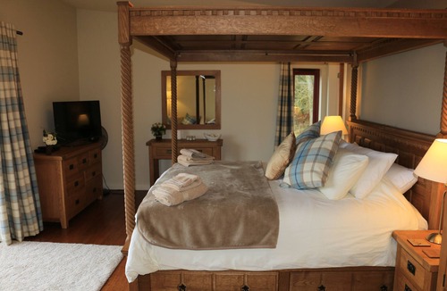 Capernwray Cabin | Luxury, dog friendly, edge of Lake District holiday cottage