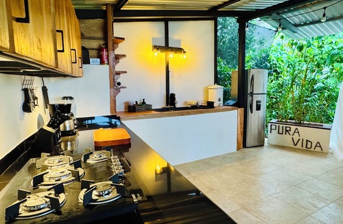 Paramo House | Luxury DOME with private Hot Tube - Nature Views - Pet-Friendly