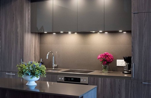 Toronto Entertainment District Condo | Luxury Downtown Condo, Steps to CN Tower
