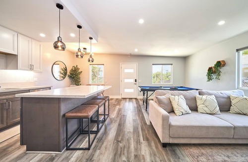 Golden Hill House | Luxury Downtown Oasis with Spa