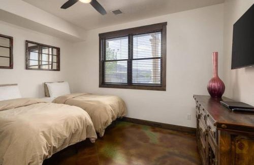 Moab Apartment | Luxury Downtown Rental (Hot Tub/Pet Friendly) - La Dolce Vita Villas #9