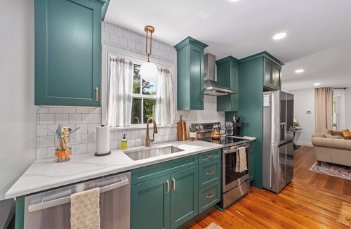 Historic District Apartment | Luxury downtown with parking near WEC, springs, forest, and Santos trailhead