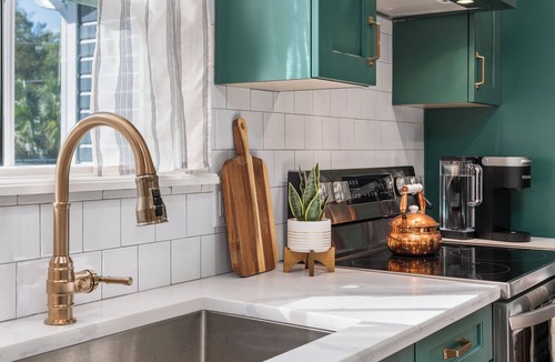 Historic District Apartment | Luxury downtown with parking near WEC, springs, forest, and Santos trailhead