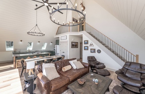 Seven Devils House | Luxury dream family getaway!New Build-Mountain views-Spacious-Game room galore