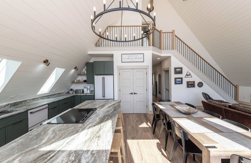 Seven Devils House | Luxury dream family getaway!New Build-Mountain views-Spacious-Game room galore