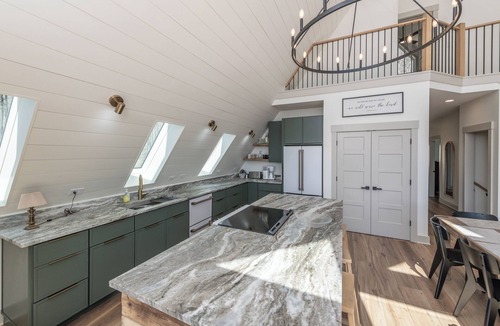 Seven Devils House | Luxury dream family getaway!New Build-Mountain views-Spacious-Game room galore