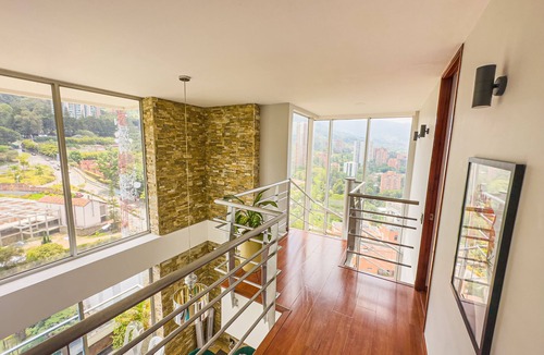 El Poblado Apartment | Luxury Duplex, Poblado Gem!