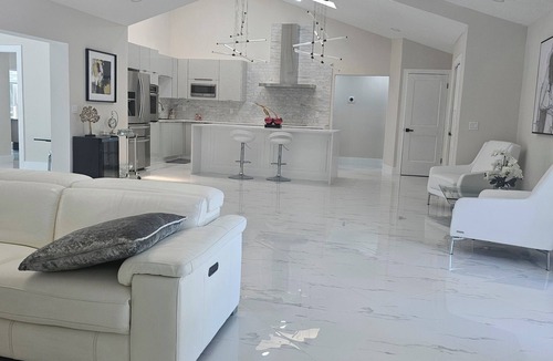 Palm Beach Gardens House | Luxury entire 4-bedroom house with Pool & Spa,Palm Beach Gardens.close to ocean,