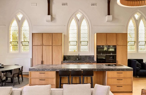 Springdallah Villa | Luxury Escape at Dallah Chapel & Loft