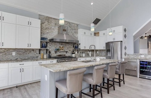 St. Leonard House | Luxury estate with jacuzzi and private pier
