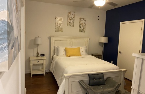 South Main Historic District Apartment | Luxury Executive Flat Downtown with Pool View 901Star 29